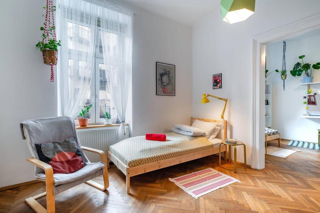 Blue Peace-Apartment With Free Parking In Center For 1-6 People Krakkó Kültér fotó