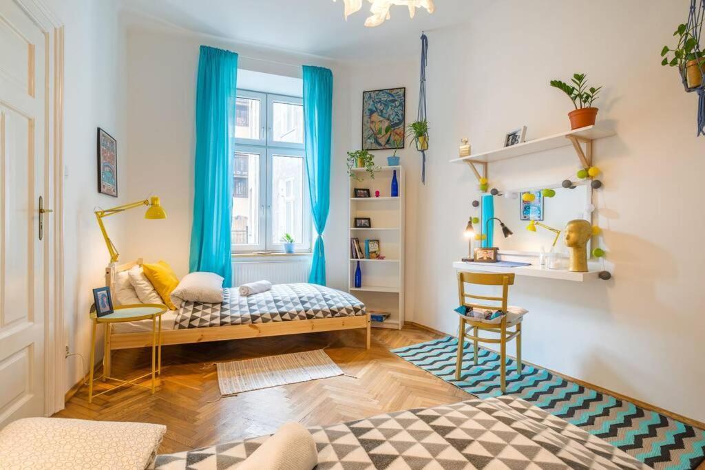 Blue Peace-Apartment With Free Parking In Center For 1-6 People Krakkó Kültér fotó