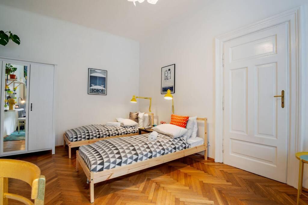 Blue Peace-Apartment With Free Parking In Center For 1-6 People Krakkó Kültér fotó